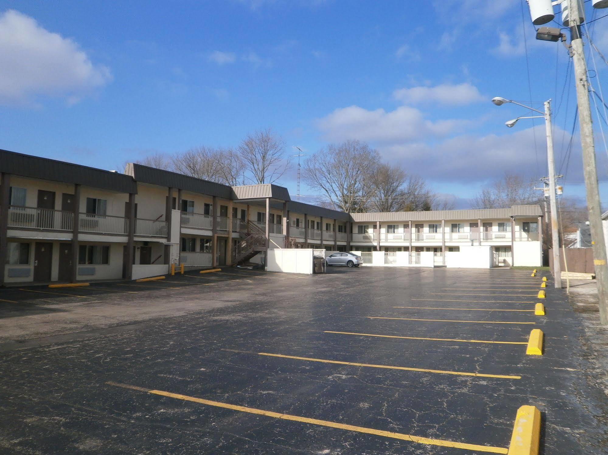 Richmond Inn And Suites Экстерьер фото